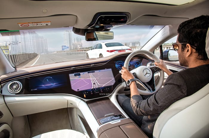 Mercedes-Benz S 350d and EQS 580: the 'S' factor